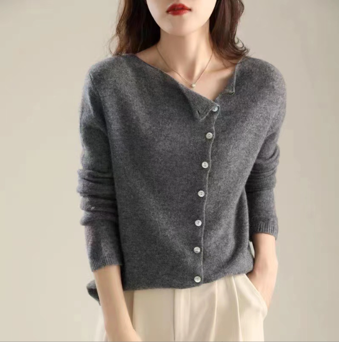 MOLLY™ - Button Front Cable Knit Sweater for Fall & Winter